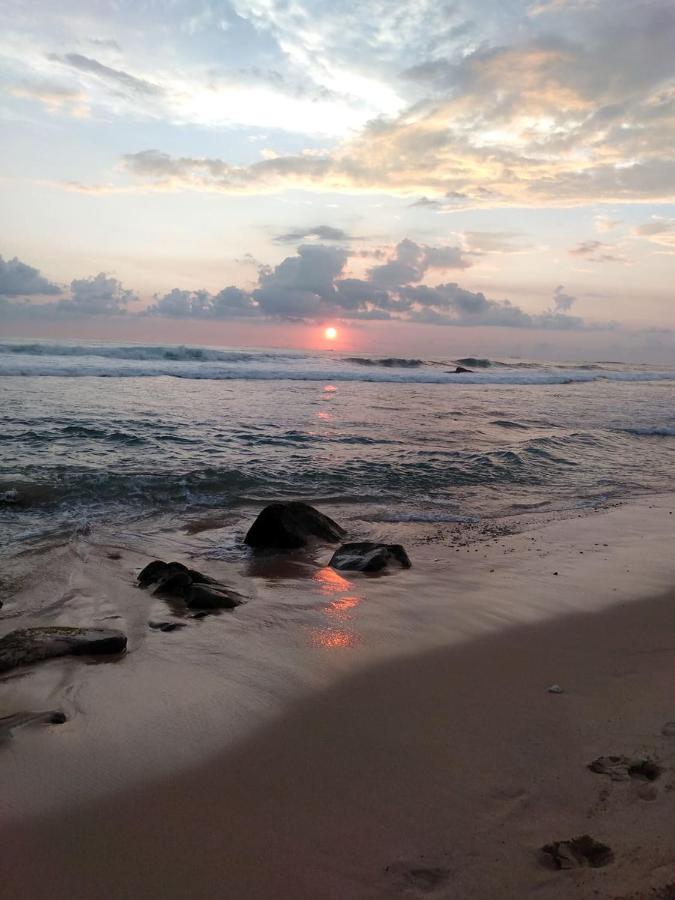 Near Beach Rest 乌纳瓦图纳 外观 照片