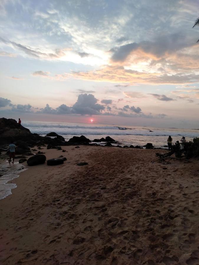 Near Beach Rest 乌纳瓦图纳 外观 照片